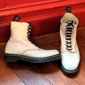 White 1460 Pascal Dr. Marten Boots with Hooked Eyelets, size 9